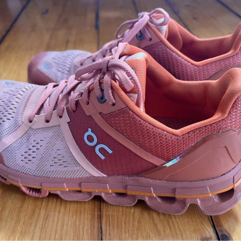 NWOT On Running Cloudace Women’s 8